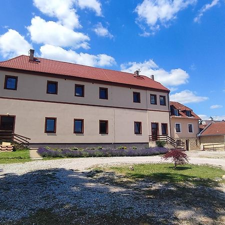 شقة Zamecek Cerov Jičín المظهر الخارجي الصورة